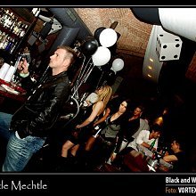 Black and White party