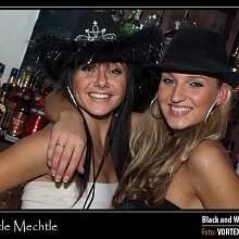 Black and White party